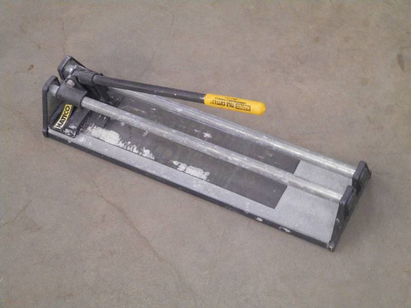 lot 33 image: Nattco Tile Cutter ...