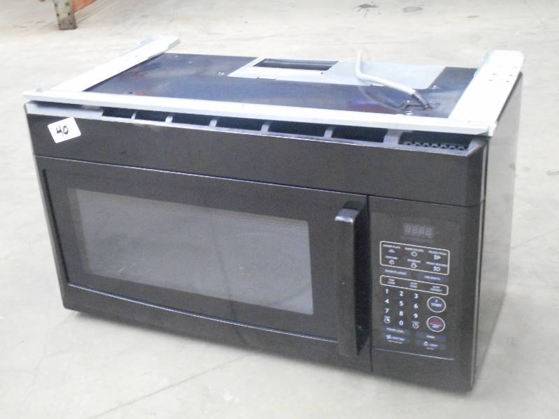 lot 40 image: Oh-Sung Under-Cabinet Microwave Wit...