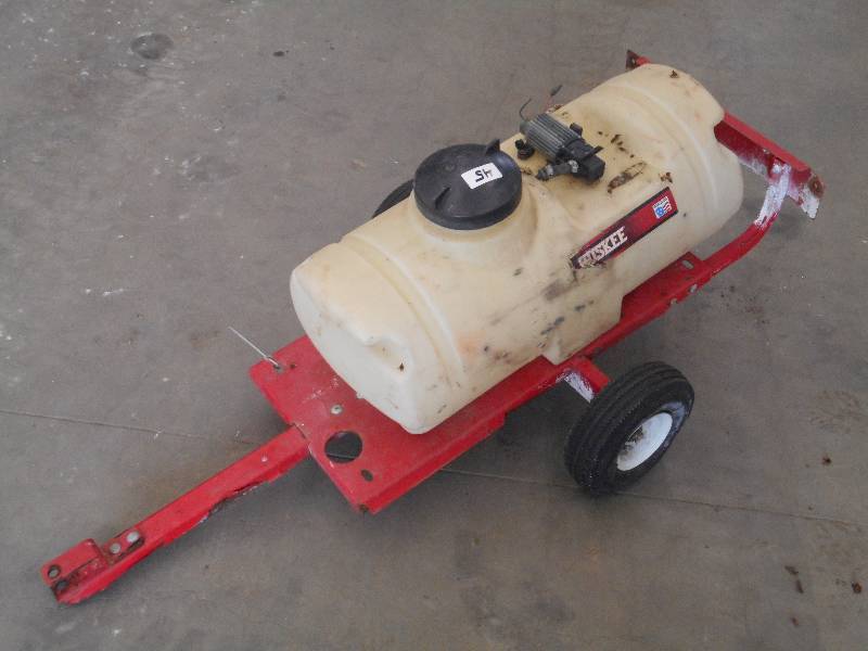 lot 45 image: 14-Gallon Pump Sprayer (12Volt) Wit...