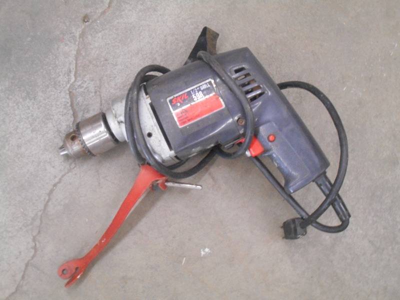 lot 61 image: Skil 12 Electric Drill ...