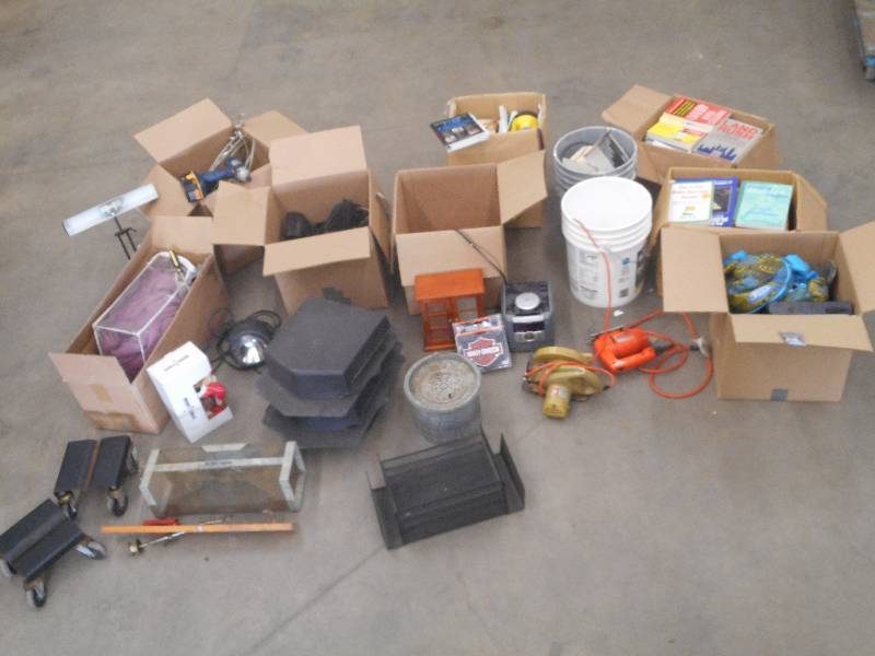 lot 66 image: Pallet Lot Roof Vent Covers, Live ...