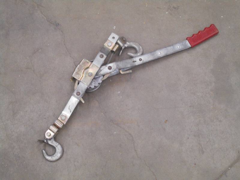 lot 87 image: 2-Ton Steel Cable Come-Along ...