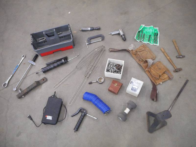 lot 93 image: Tool Toe Of Assorted Hand Tools, G...