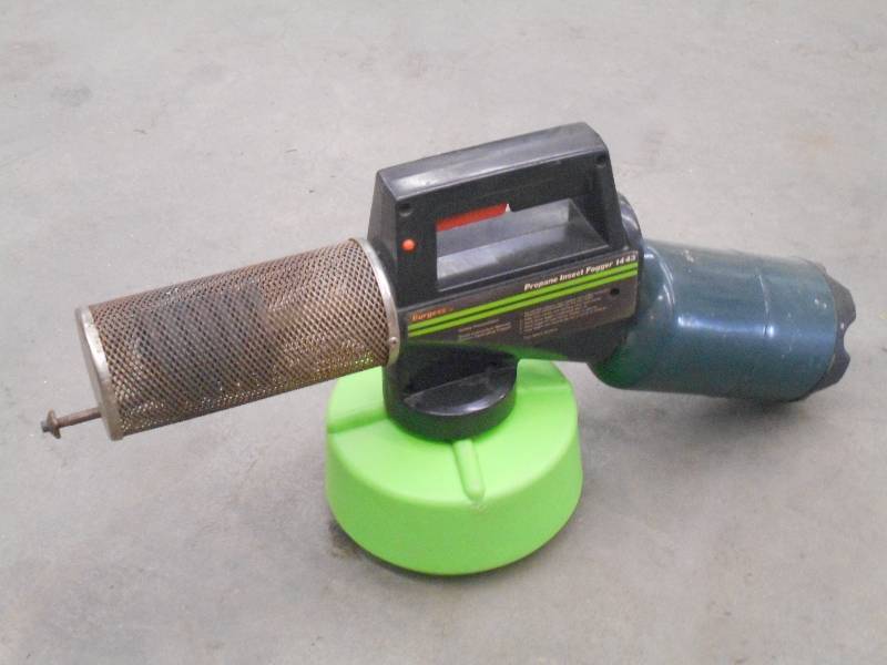 lot 100 image: Propane Insect Fogger ...