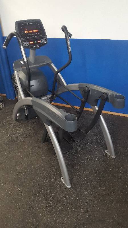 lot 9 image: Cybex 750AT Total Body Arc Commercial Elliptical