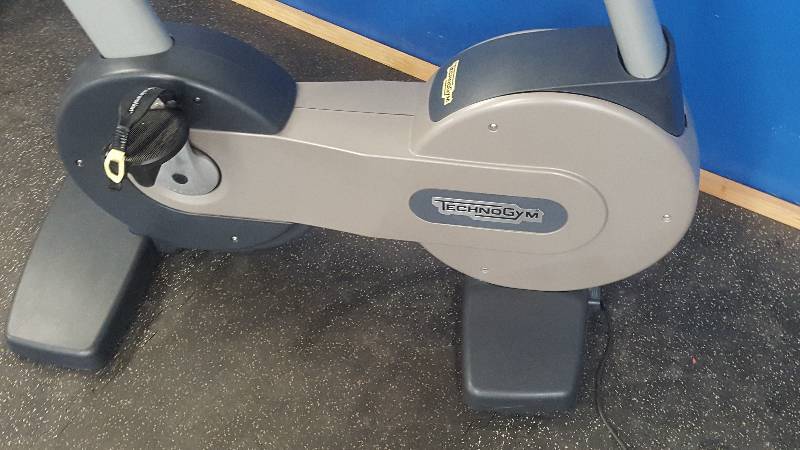 lot 16 image: Technogym Excite 700 Upright Bike