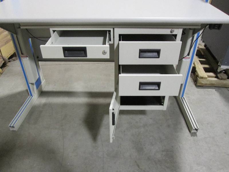 lot 230 image: Work Bench with motorized table top