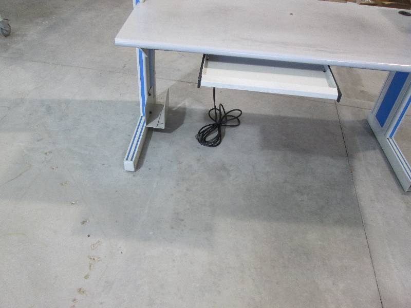 lot 231 image: Work Bench - Sturdy