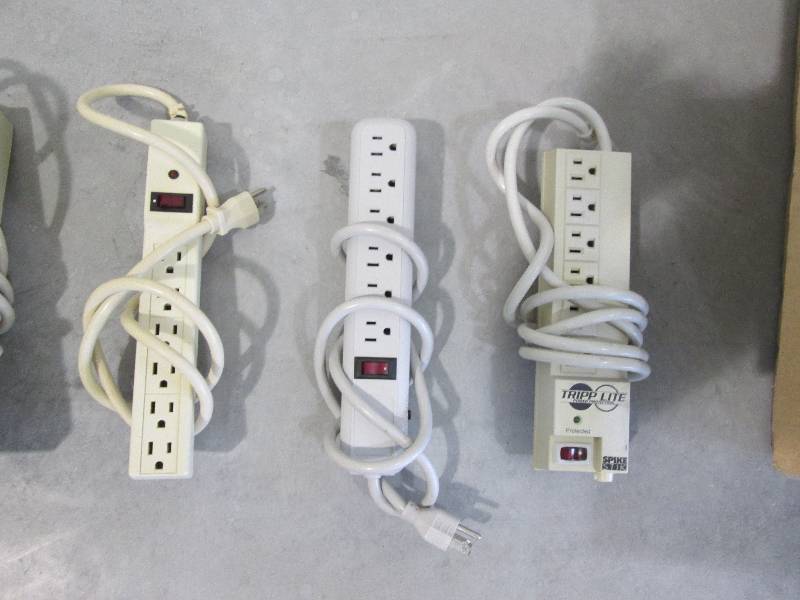 lot 242 image: Surge Protectors - lot of 16