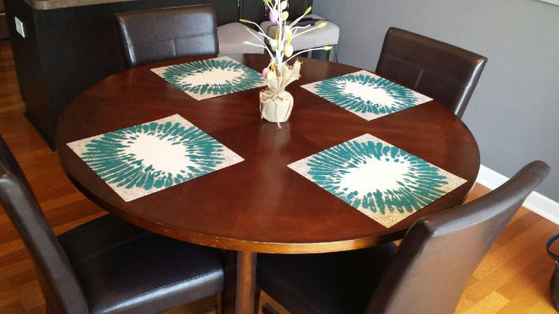 Round Table