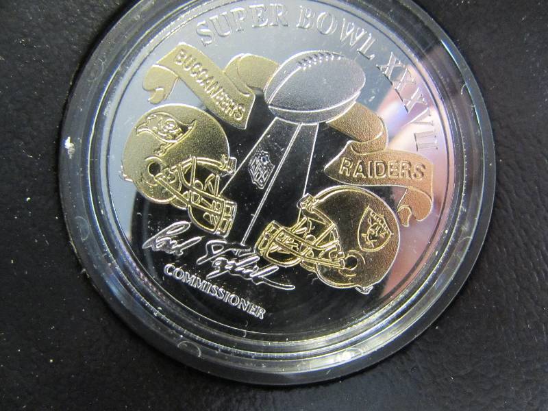 Super Bowl 37 1 oz .999 Silver w 24 carat gold highlights