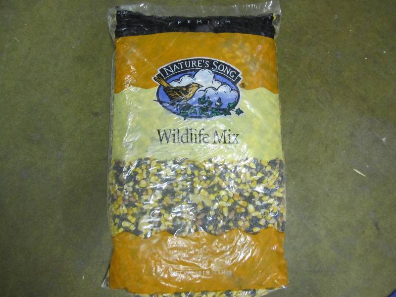 10 lb. bag of Natures Song wildlif...