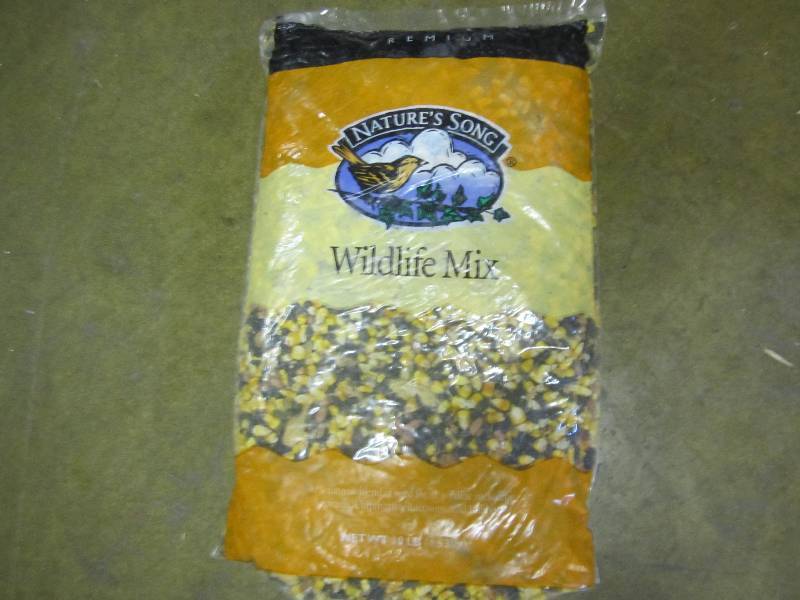 10 lb. bag of Natures Song wildlif...