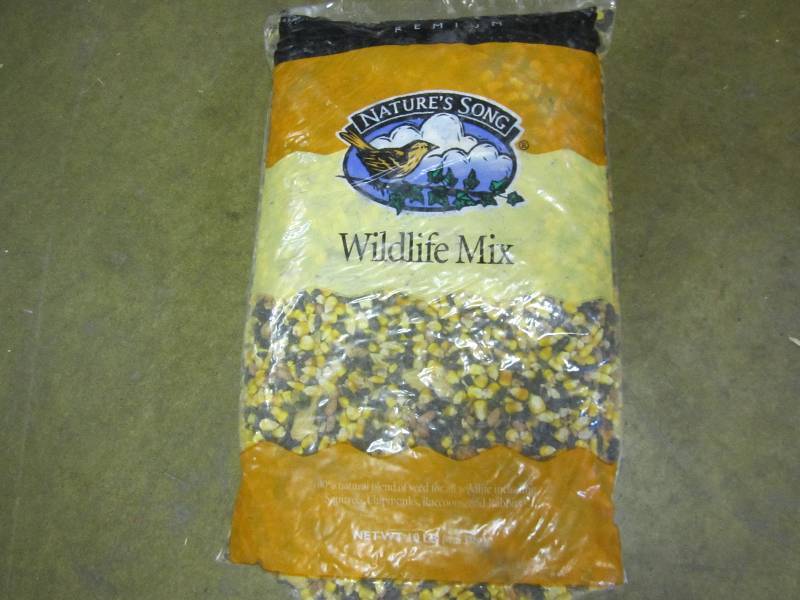 10 lb. bag of Natures Song wildlif...