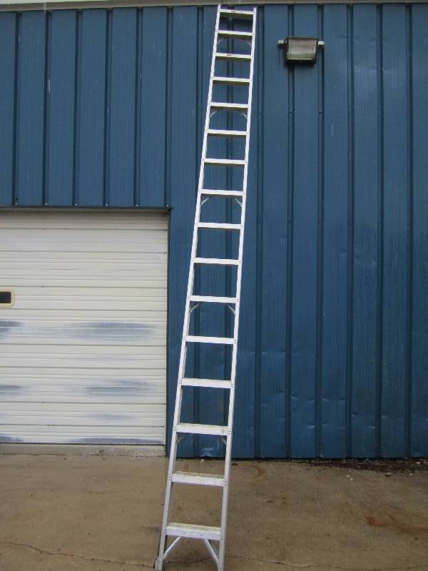 16 foot 300 lb Aluminum ladder...