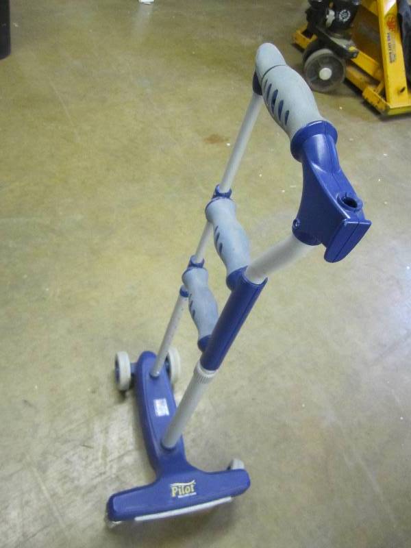 Pilot adjustible height rolling can...