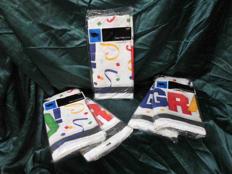 lot 11 image: Lot of 5 Graduation paper table clo...