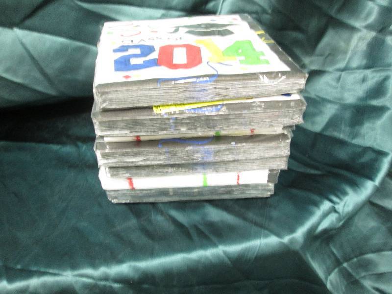 lot 24 image: Lot of 8 Class of 2014 napkins(Clas...