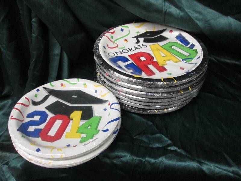 lot 29 image: Lot of 7 packs Graduation plates 12...