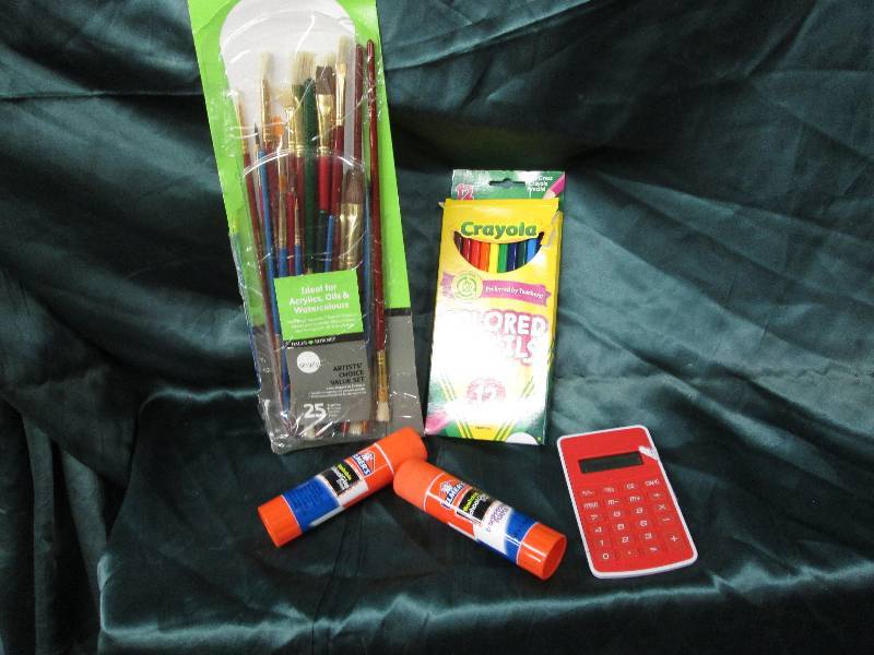 lot 49 image: 25 piece artists paintbrushes, colo...