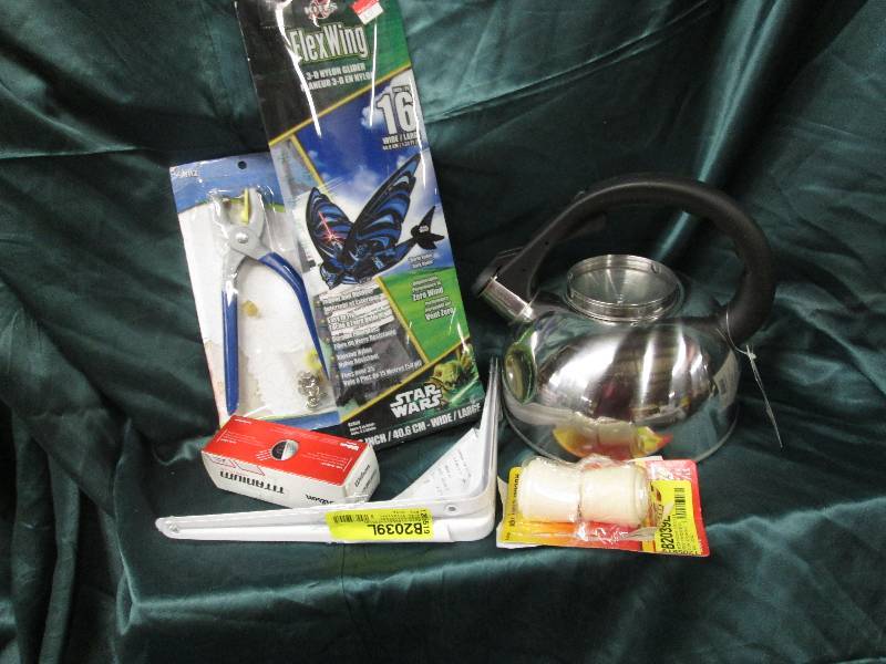 lot 64 image: Pliars kit, glider, Mainstays Tea K...