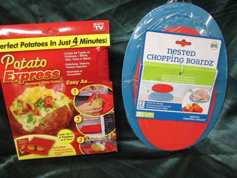 lot 73 image: Potato Express, Nested Chopping Boa...