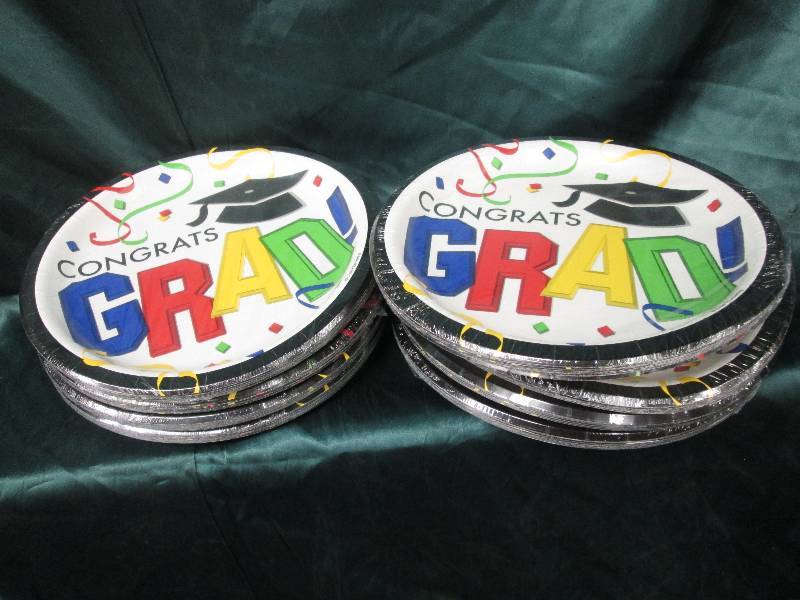 lot 85 image: Lot of 8 Graduation luncheon plate...