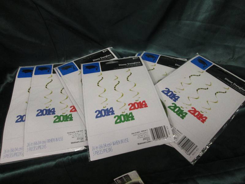 lot 87 image: Lot of 10  2014 Dizzy Danglers dec...