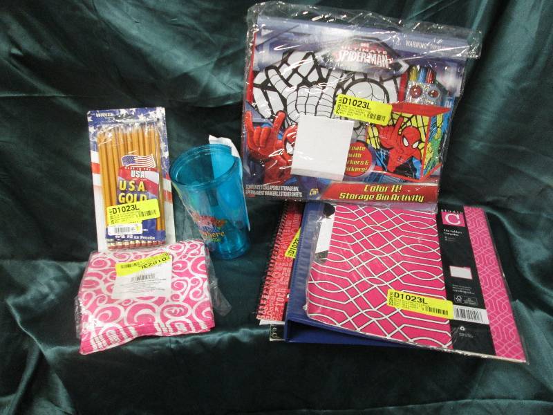 lot 97 image: Spiderman Storage Bin activity, pen...
