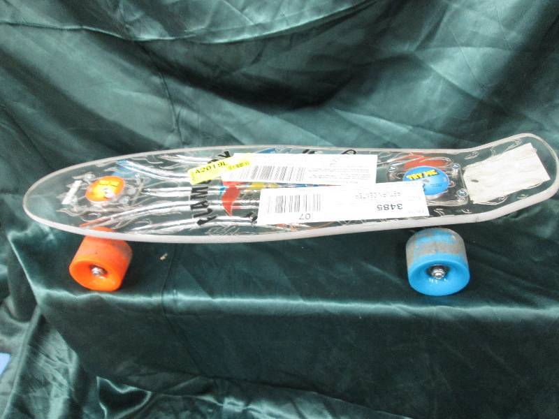 lot 101 image: Skateboard...