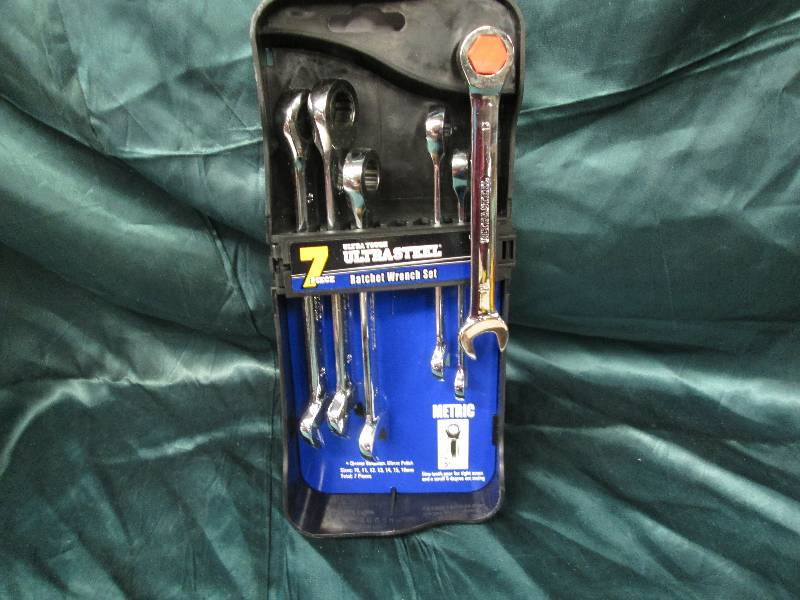 lot 134 image: Metric ratchet wrench set, 12 mm mi...