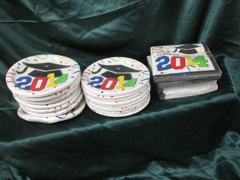 lot 151 image: Lot of 15 2014 cake plates ( Class...