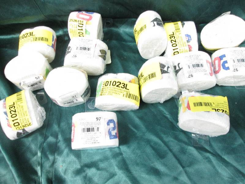 lot 154 image: Lot of 15 Class of 2014 streamers( ...
