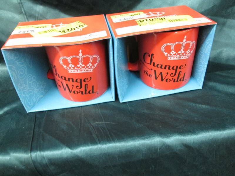 lot 160 image: Lot of 2 Change the World inspirati...