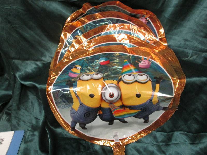 lot 198 image: Lot of 5 Minion party mylar balloon...