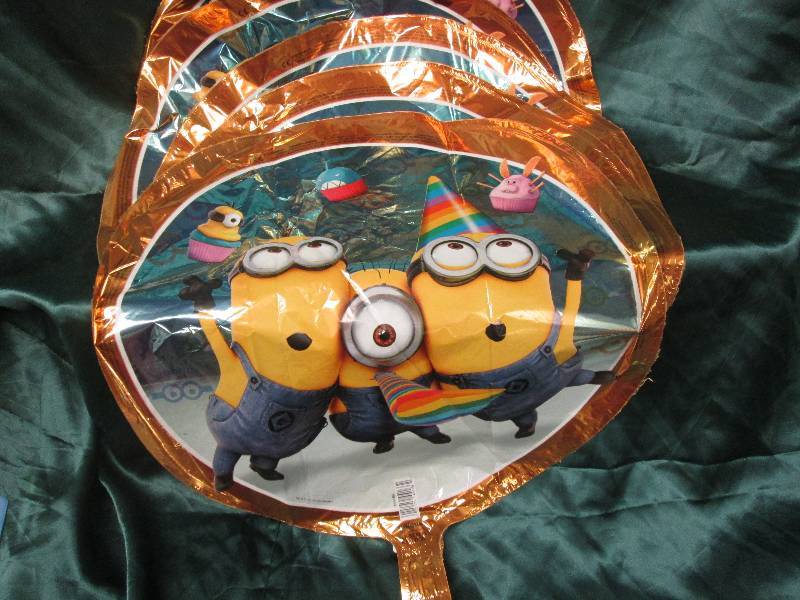 lot 200 image: Lot of 5 Minion party mylar balloon...