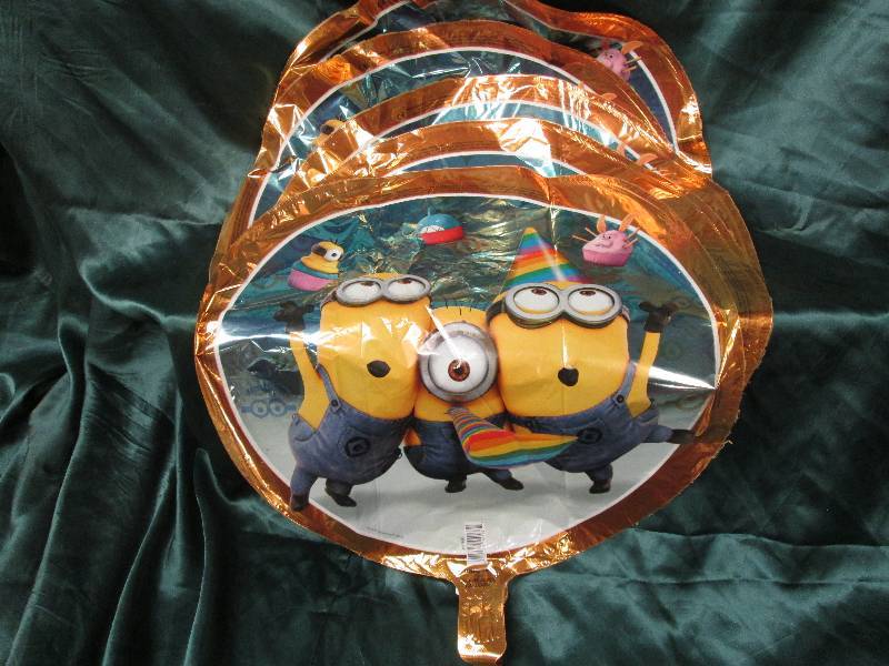 lot 202 image: Lot of 5 Minion party mylar balloon...