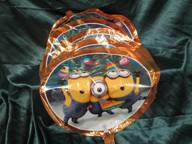 lot 203 image: Lot of 5 Minion party mylar balloon...