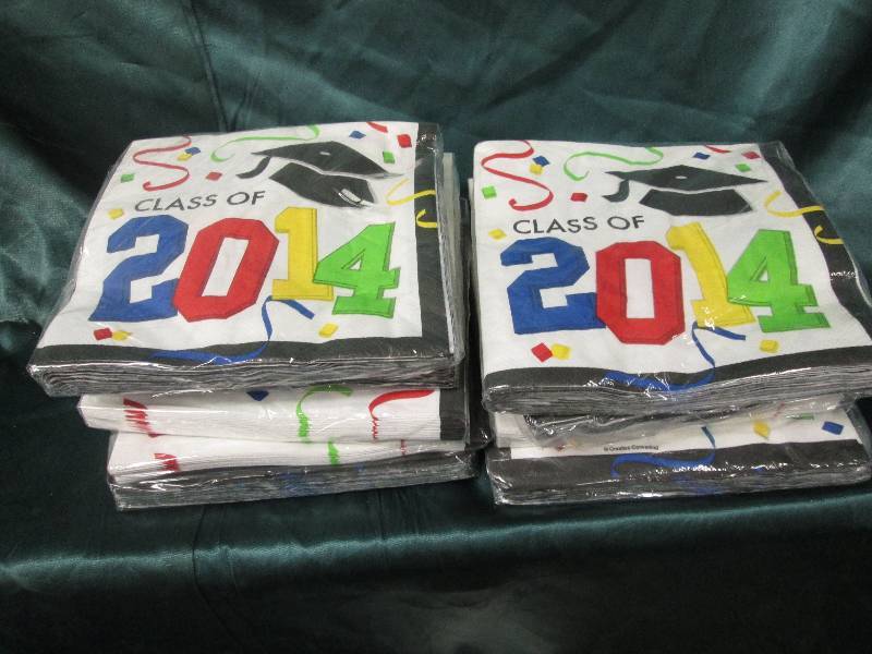 lot 213 image: Lot of 8 Class of 2014 napkins(Clas...