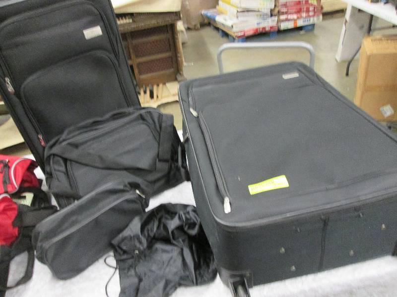 lot 258 image: 5 pc Protg luggage set, 28 inch...