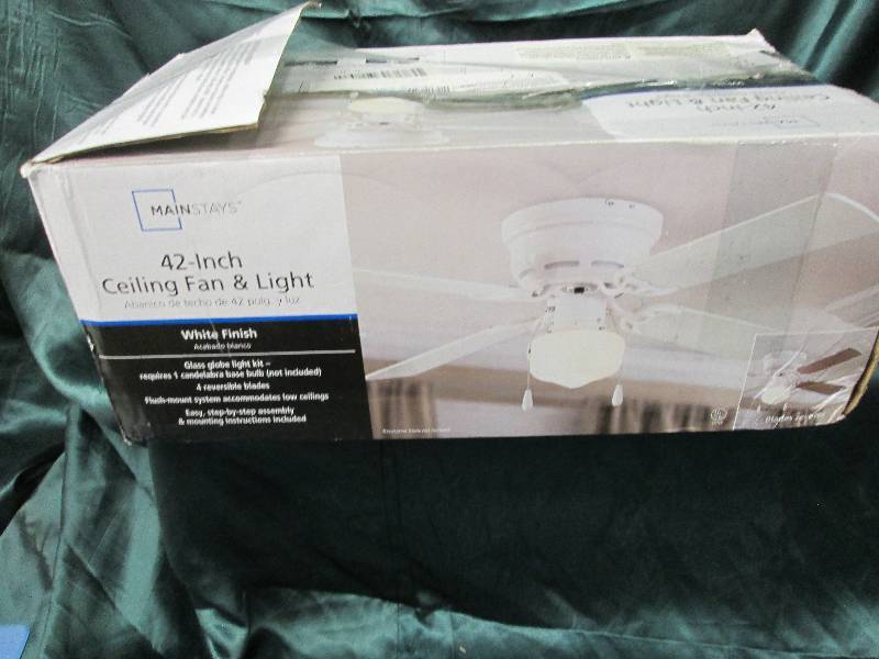 lot 263 image: Mainstays 42 inch ceiling fan & lig...