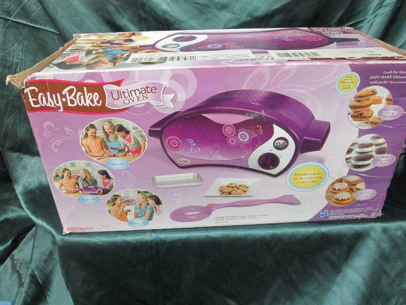lot 289 image: Easy Bake Ultimate Oven...