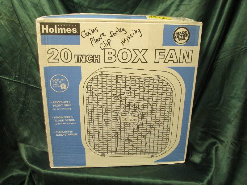 lot 299 image: Holmes 20 inch box fan- missing leg...