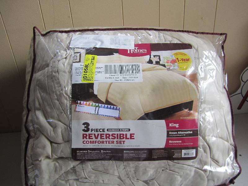 lot 11 image: better homes tan 3 piece comforter ...