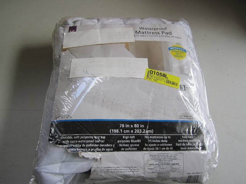 lot 17 image: king size waterproof matress pad ...