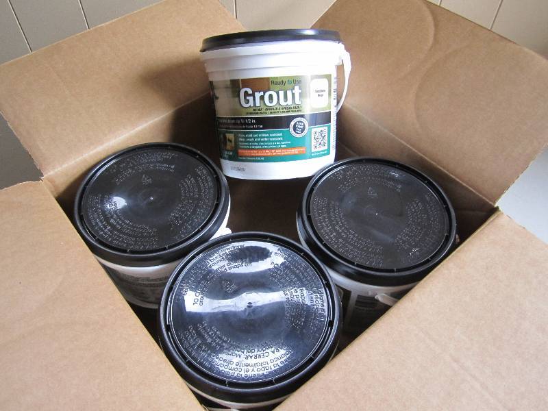 lot 27 image: Case of 4 12 gallon ready to use g...