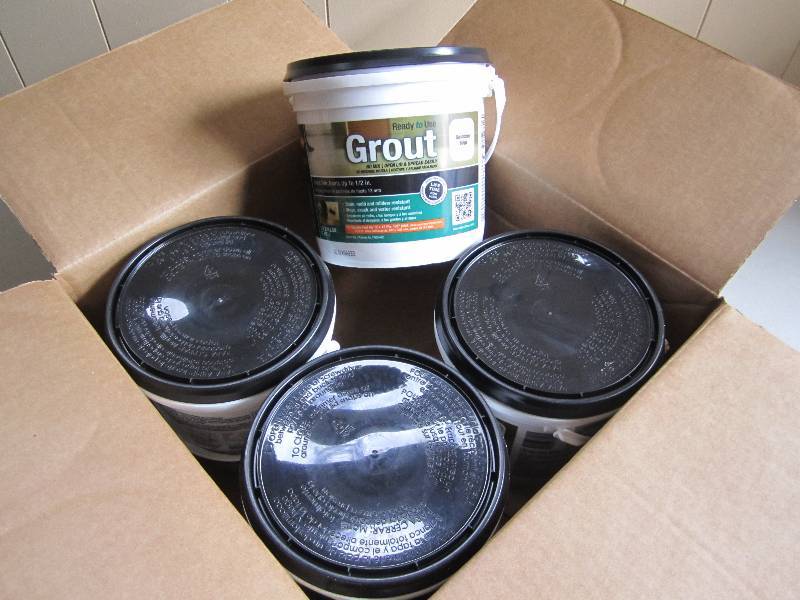 lot 28 image: Case of 4 12 gallon ready to use g...