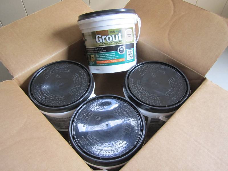 lot 31 image: Case of 4 12 gallon ready to use g...