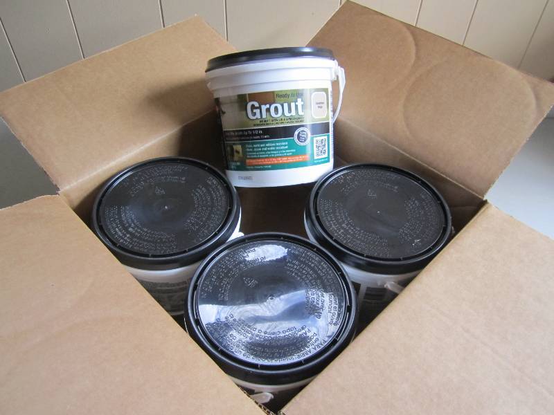 lot 32 image: Case of 4 12 gallon ready to use g...