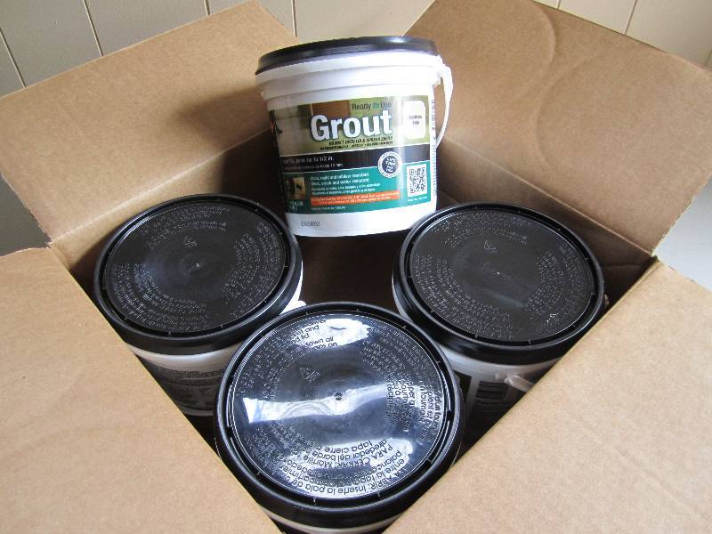 lot 34 image: Case of 4 12 gallon ready to use g...